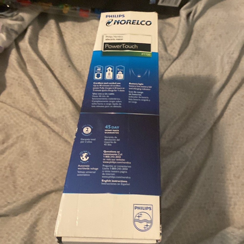 Philips Norelco PowerTouch Electric Razor - Picture 3 of 4